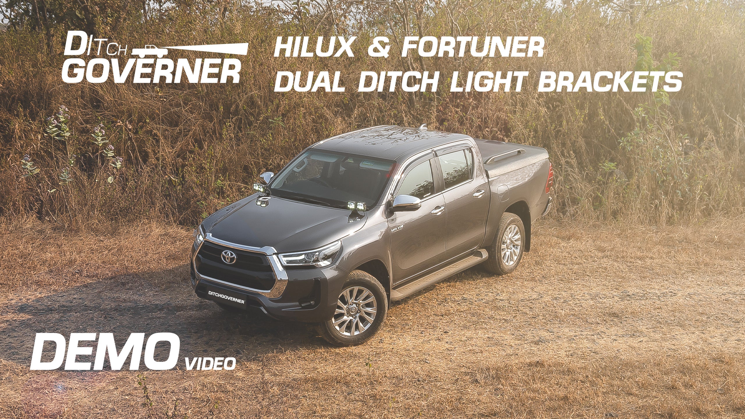 Load video: Fortuner Dual Ditch Light Bracket Demo Video